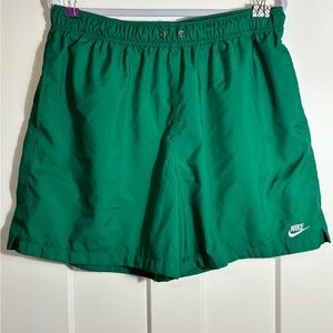 Nike Green Shorts w/ Mesh inside Size XL Missing Drawstring